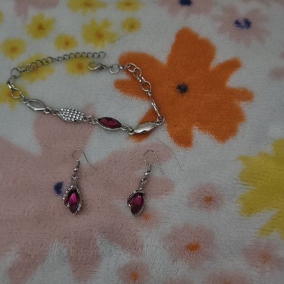 nobrand Jewelry - Chic Silver and Red Bracelet Set